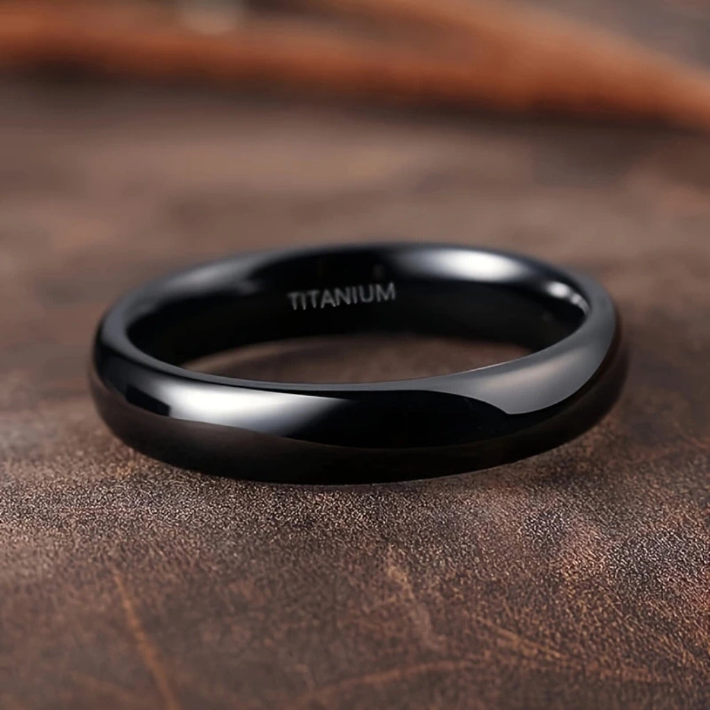 Anel masculino fino modelo Titanium Slim com design minimalista.