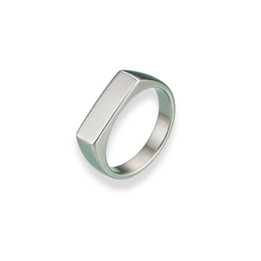Anel masculino de aço prateado modelo Gavi com design de barra retangular minimalista.