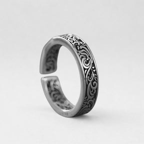 Anel masculino prata modelo Iseo com design ajustável aberto e arabescos.