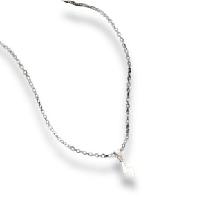 Colar masculino de aço prateado com pingente de raio Raggio Classiatti.