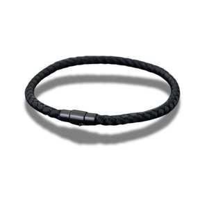 Pulseira de corda preta masculina modelo Nemi Black da Classiatti com fecho preto em fundo branco