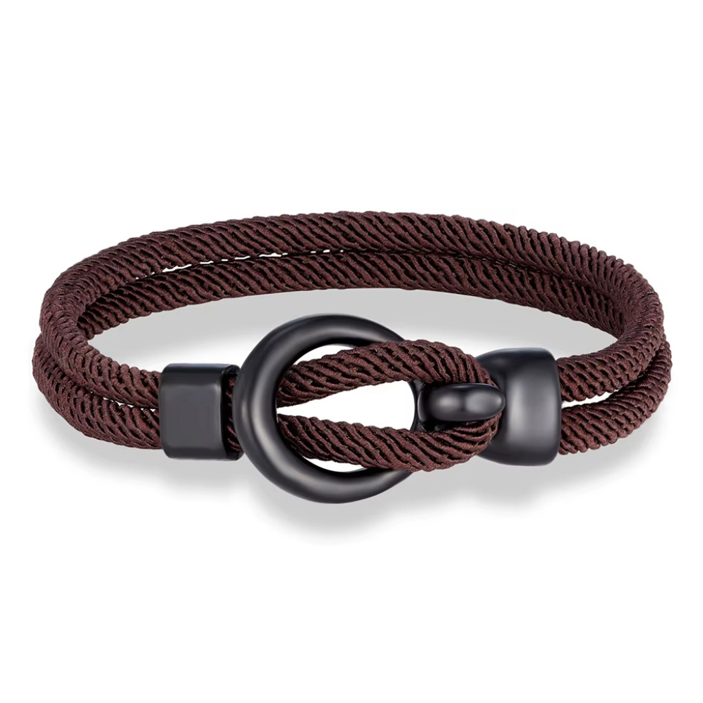 Pulseira masculina de corda marrom trançada modelo String Brown com fecho de argola preto.